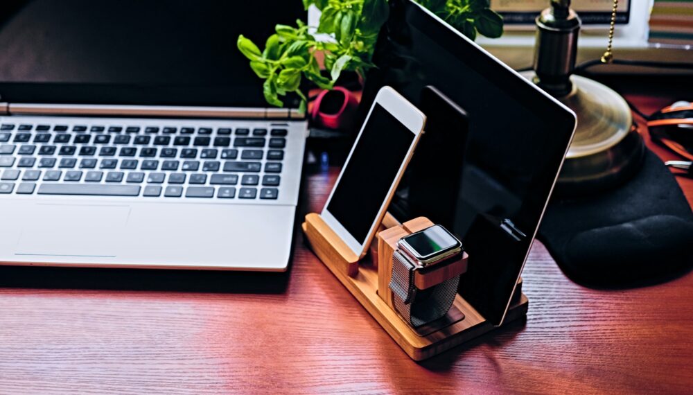 Communication set with wooden stand, smart watch, tablet PC
