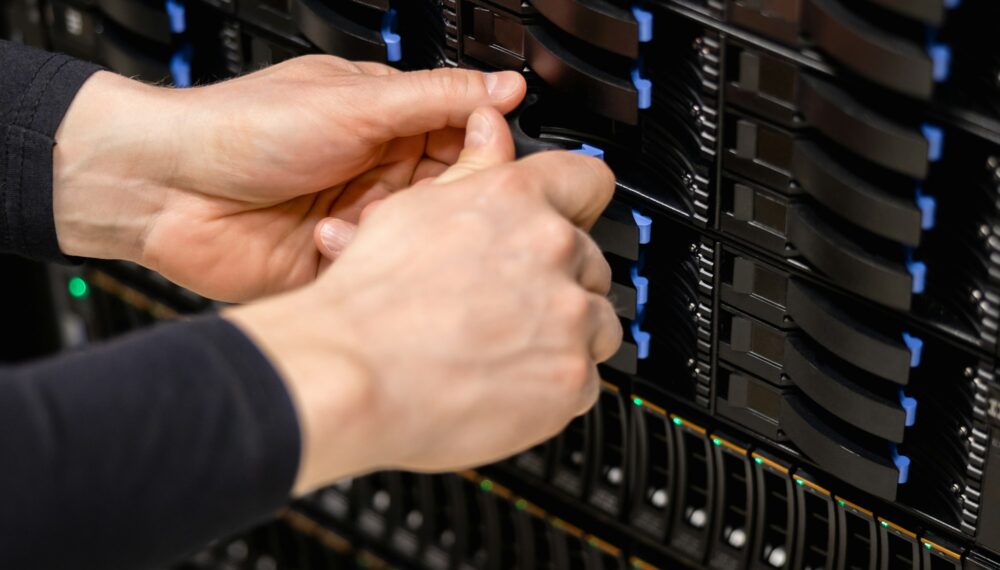 IT Professional Replacing Server Drive In Fiber San Storage