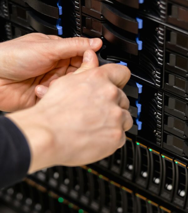 IT Professional Replacing Server Drive In Fiber San Storage